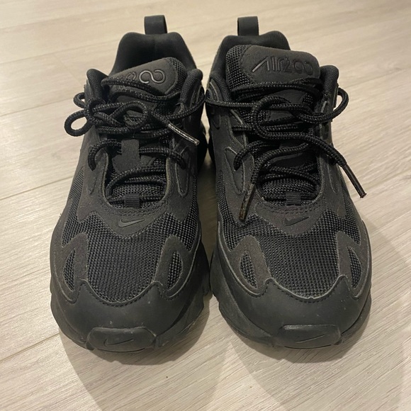 Nike AirMax 200 - Picture 2 of 4